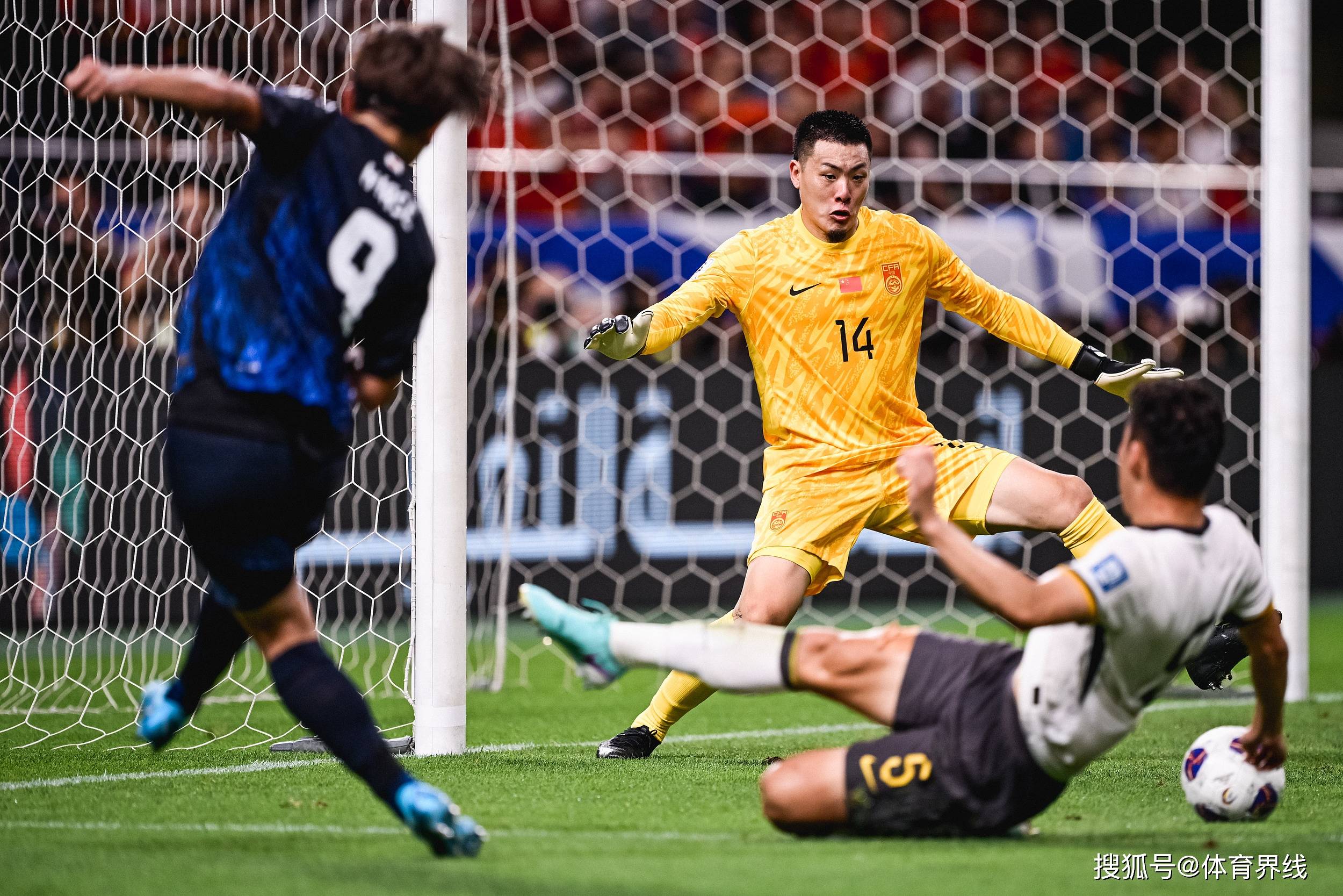 爱游戏官方网站-出色防守首场状态出色，巴黎圣日耳曼观众沸腾！，Faker重返赛场再创辉煌时刻的简单介绍-爱游戏官方网站