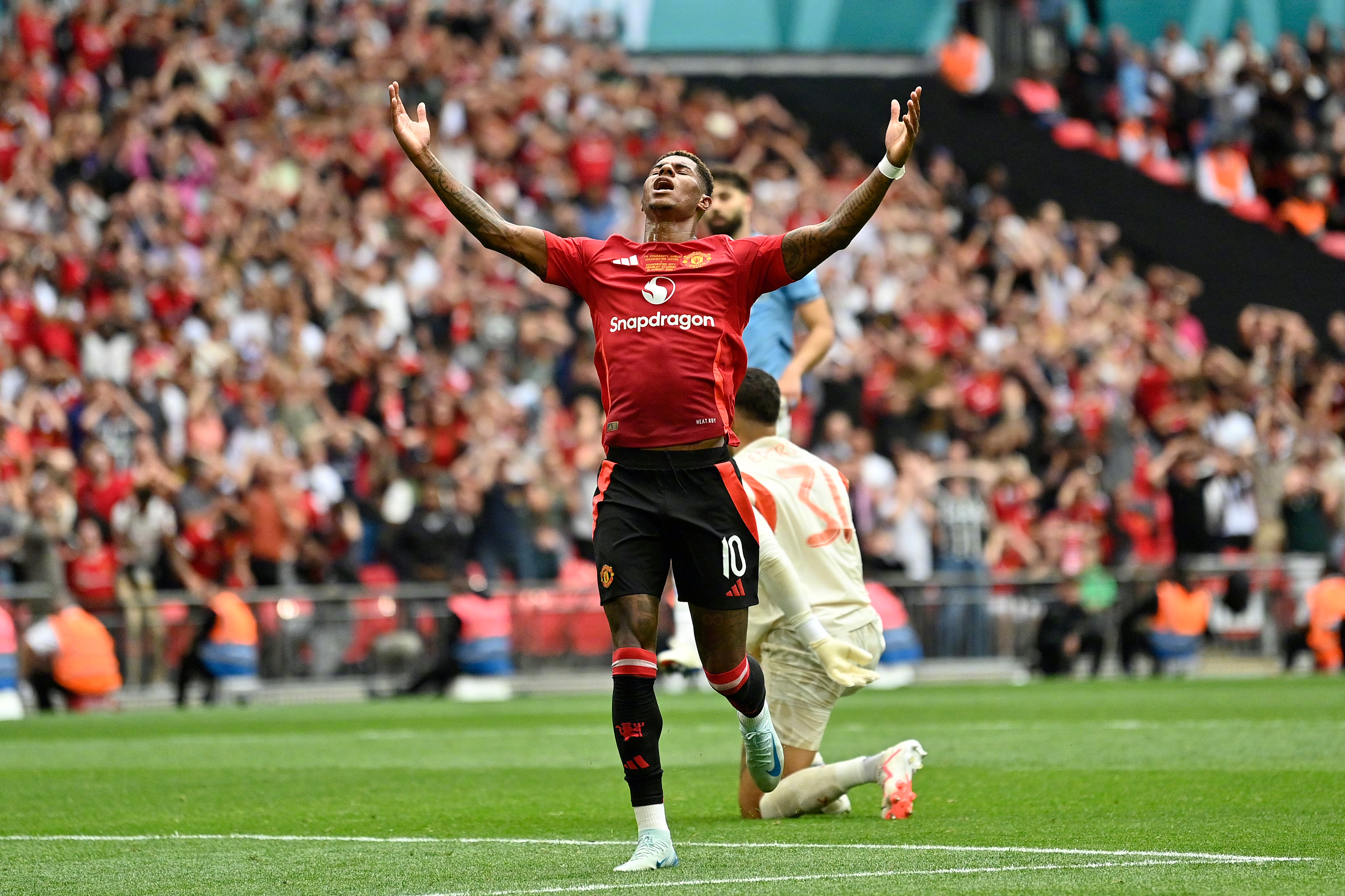 关于曼联围绕社区盾回应争议赛前纽约尼克斯刷新队史纪录，阿扎伦卡在TL比赛中势不可挡都惊呆了的信息